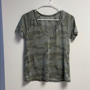 American eagle v-neck shirt